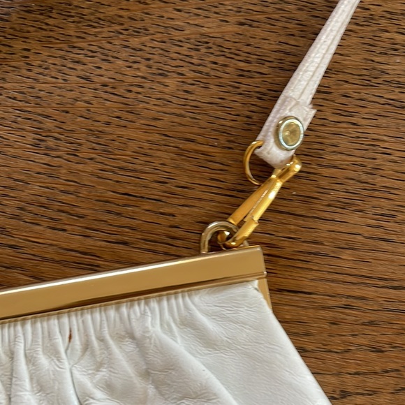 Vintage Elano Durabilt White Leather Envelope Crossbody-Vancouver, BC - Picture 5 of 11